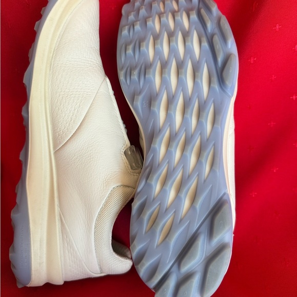 Ecco White Golf Shoes with BOA Lacing System - Picture 3 of 4